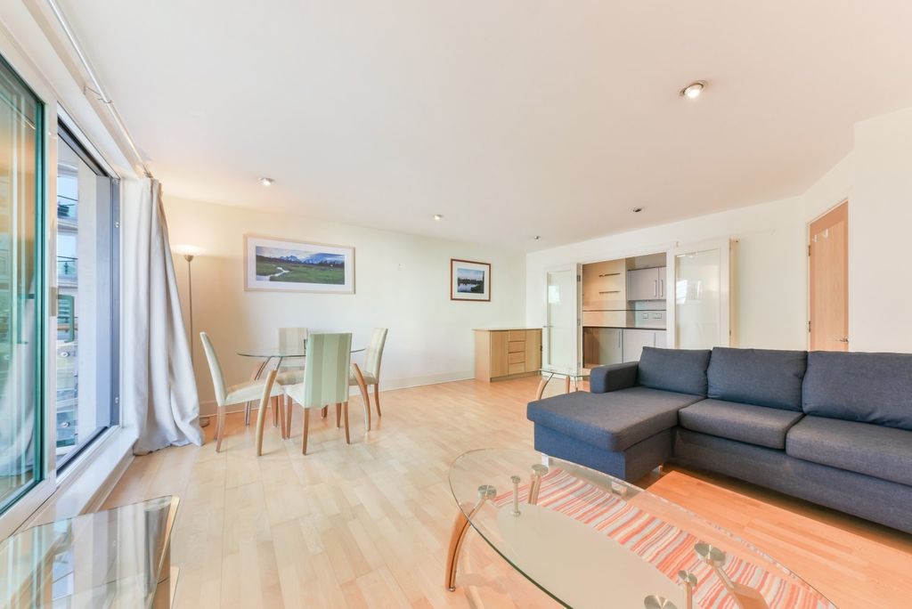 Property photo 1 of 11 Living Area