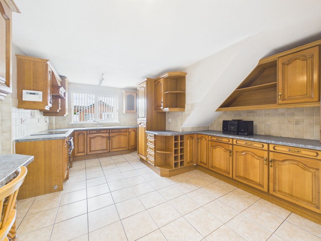 Property photo 1 of 28