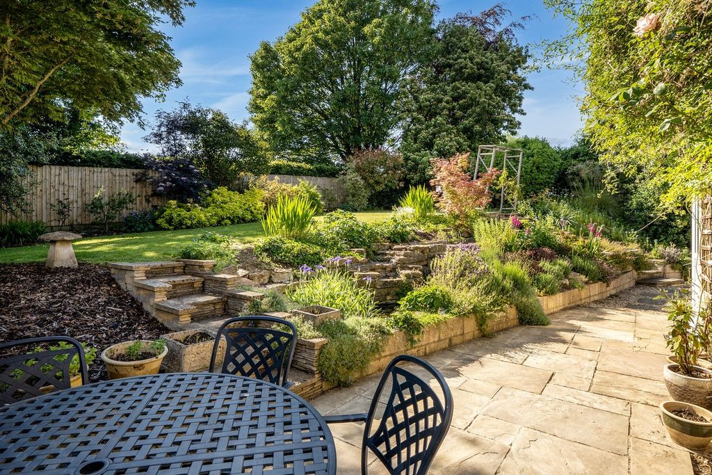 Property photo 2 of 12