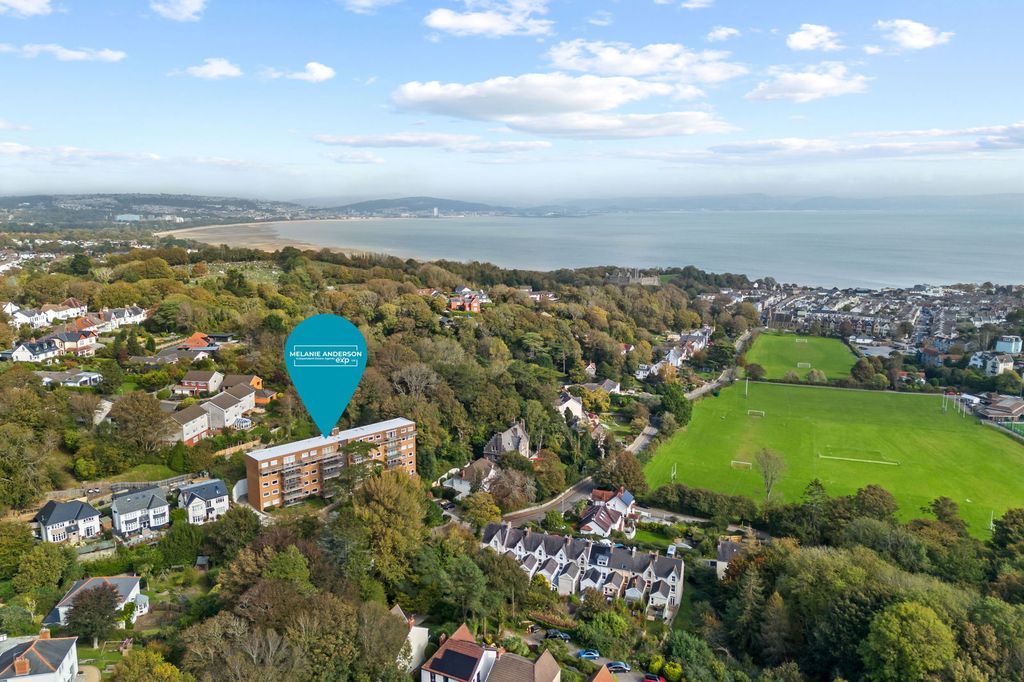 Property photo 2 of 27