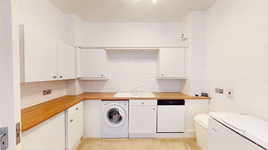 Property photo 3 of 9 Picture No. 08