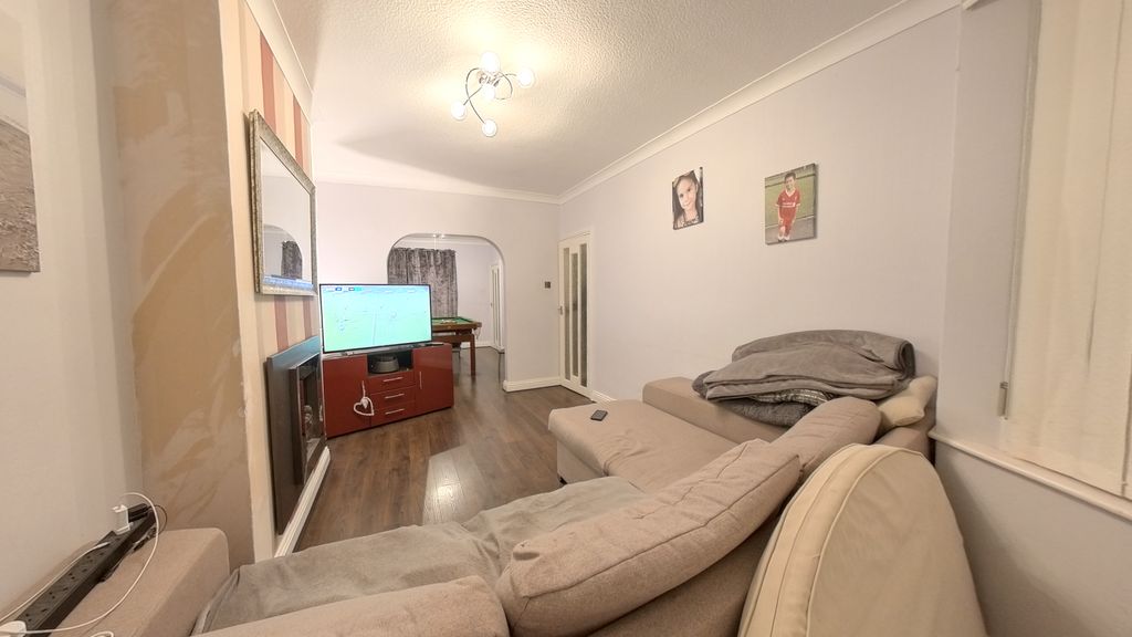 Property photo 2 of 37