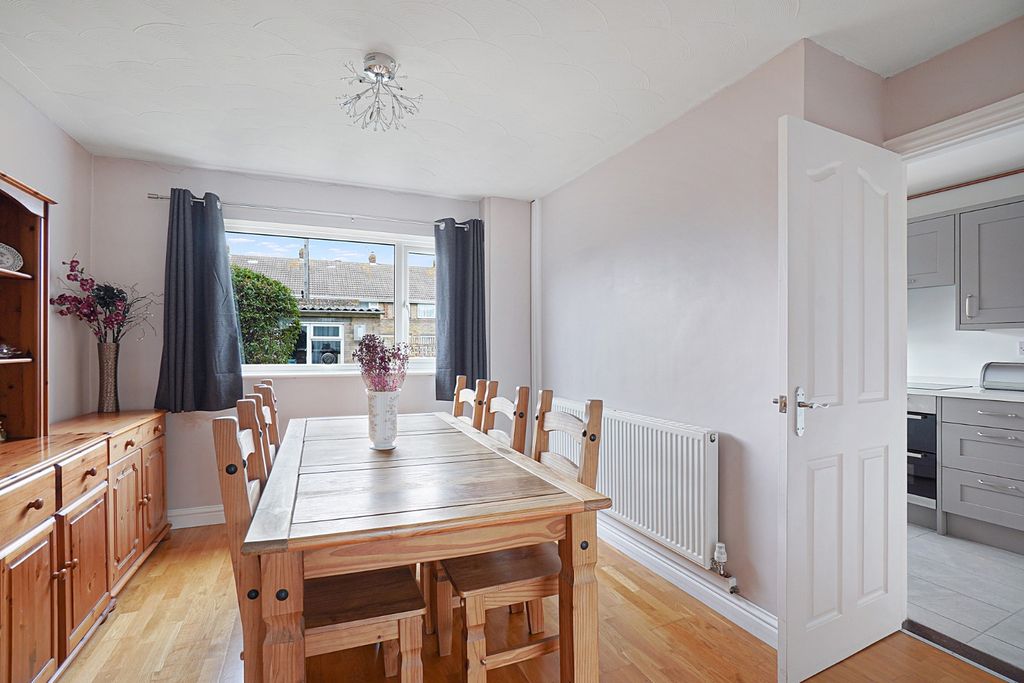 Property photo 3 of 15 4405837