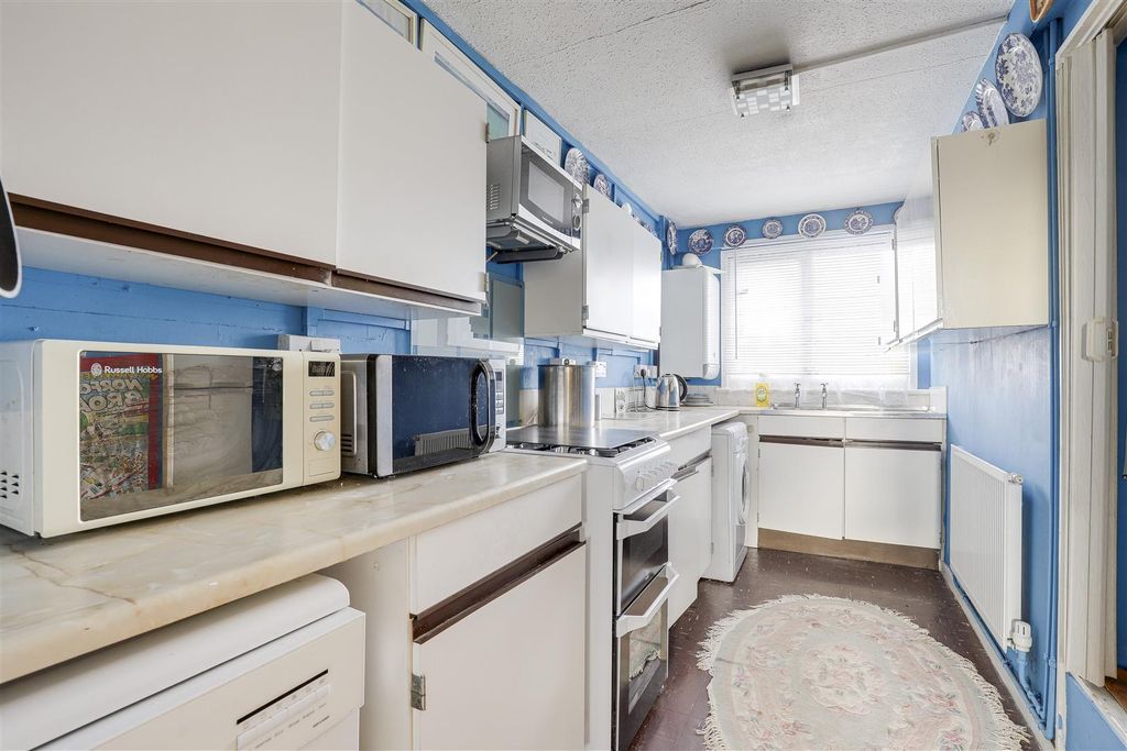 Property photo 2 of 7 10683.Jpg