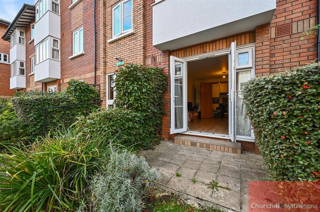 Property photo 2 of 9