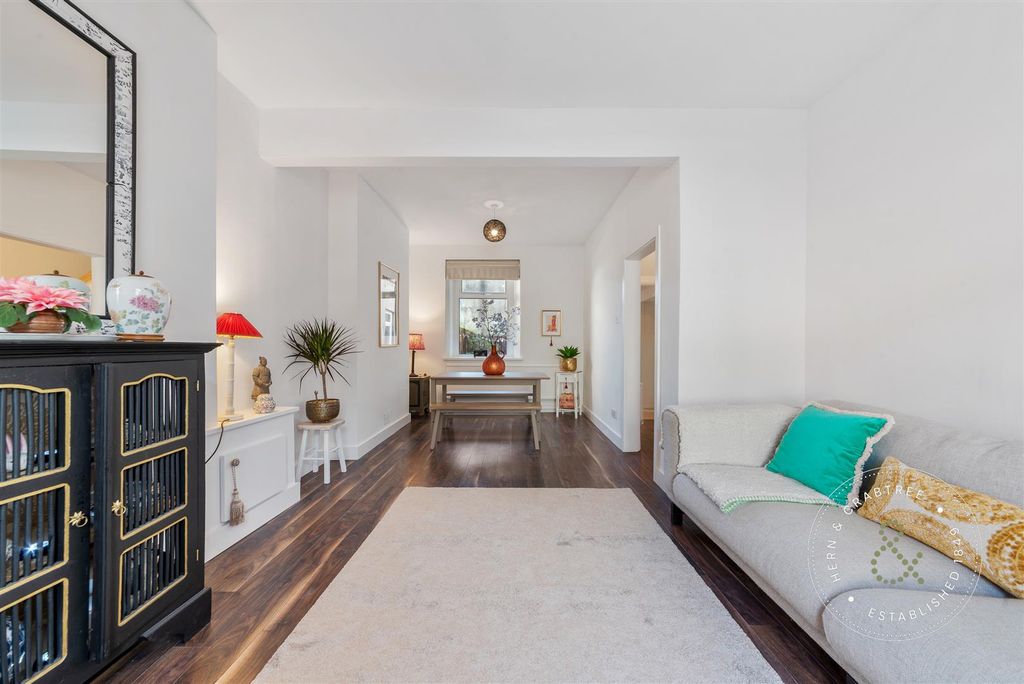 Property photo 3 of 32 Crofts-Street-18.Jpg