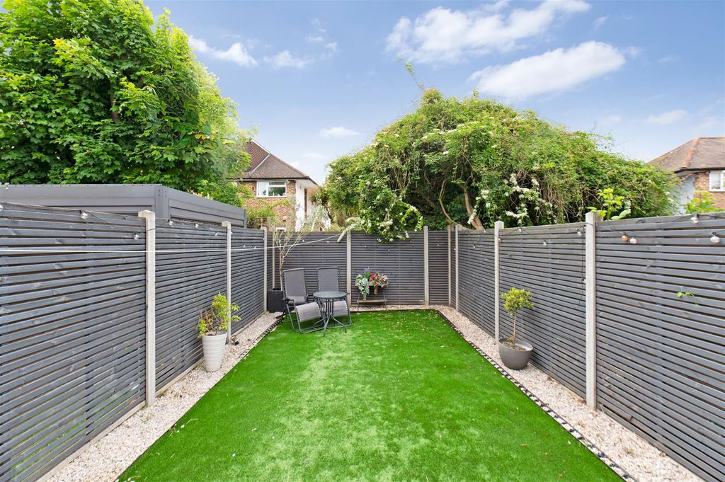 Property photo 3 of 12