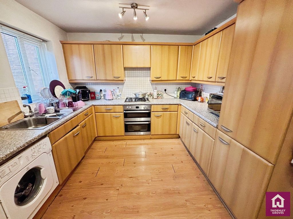 Property photo 2 of 14 Picture No. 16