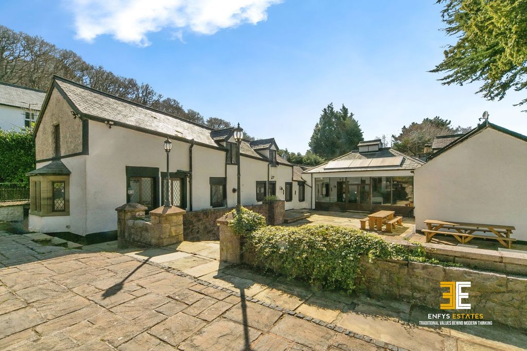 Property photo 1 of 39