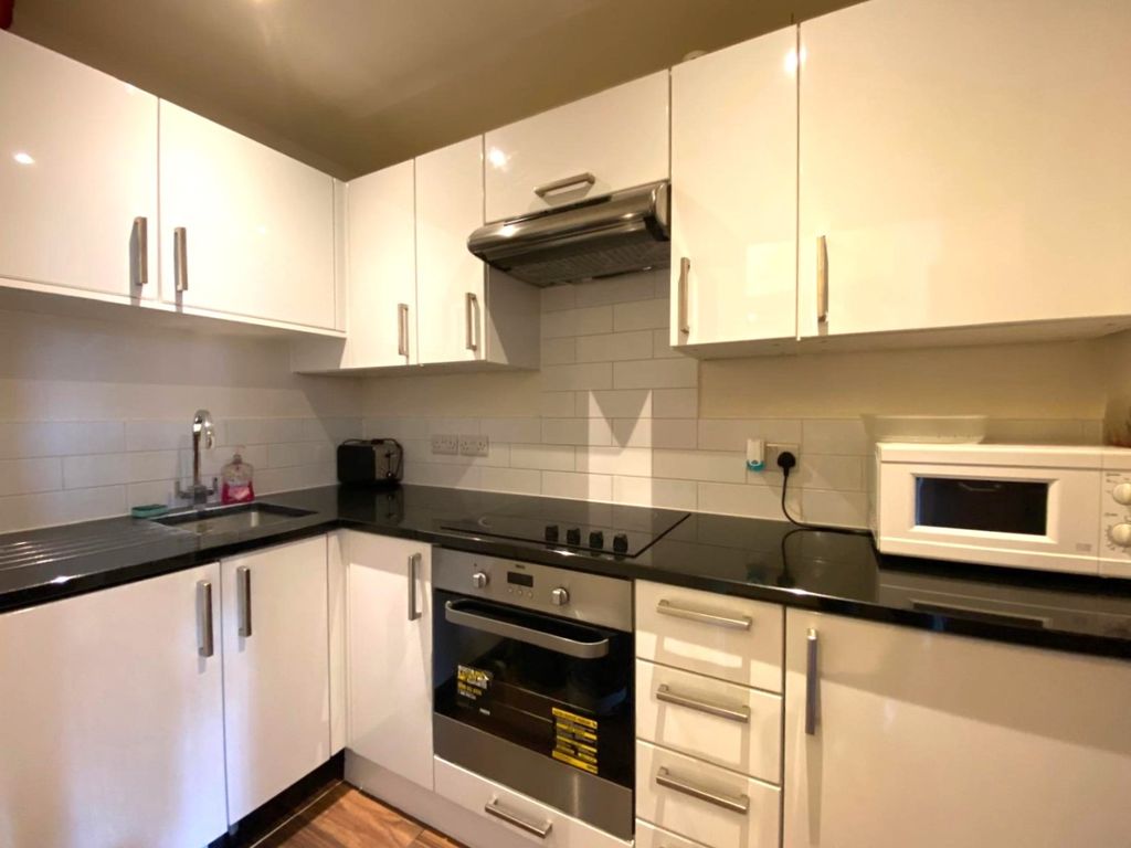 Property photo 3 of 8 4640382