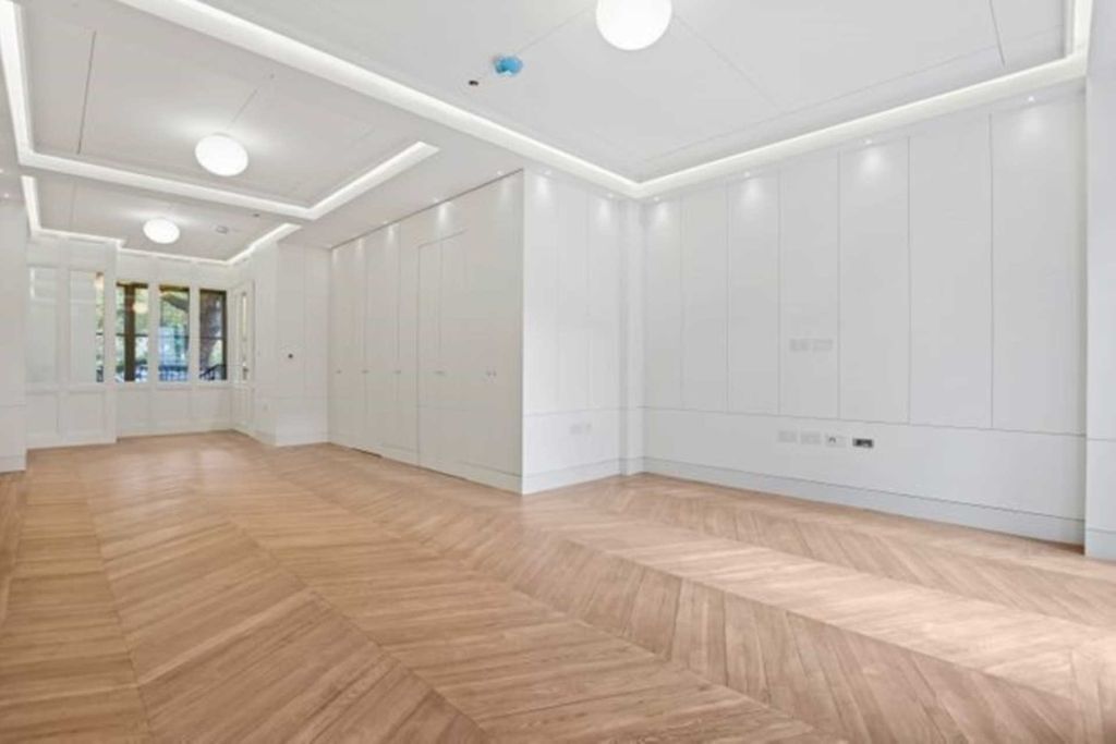 Property photo 3 of 4