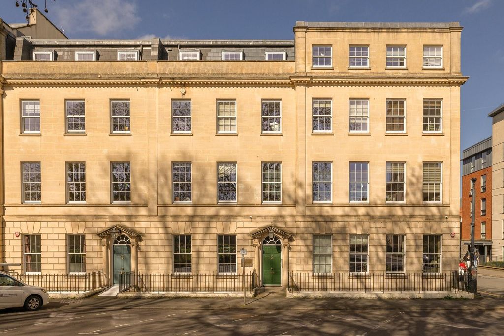 Property photo 2 of 17 Char8536.Jpg