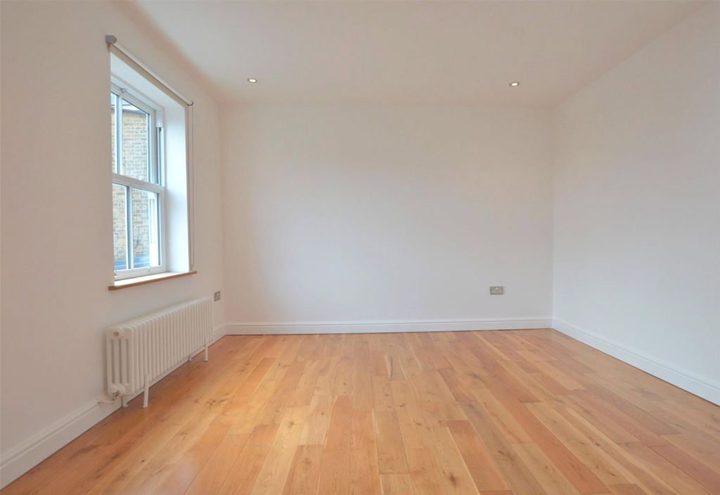 Property photo 2 of 8 Picture No. 04