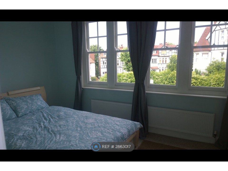 Property photo 3 of 11 Master Bedroom (1)