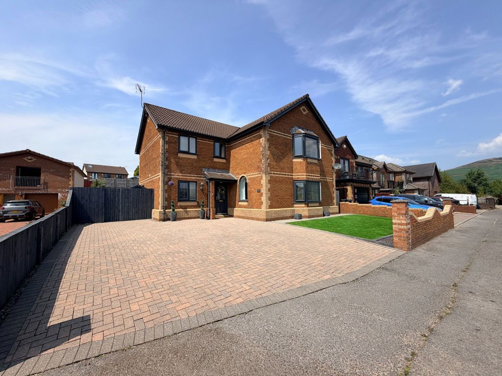 Property photo 1 of 59