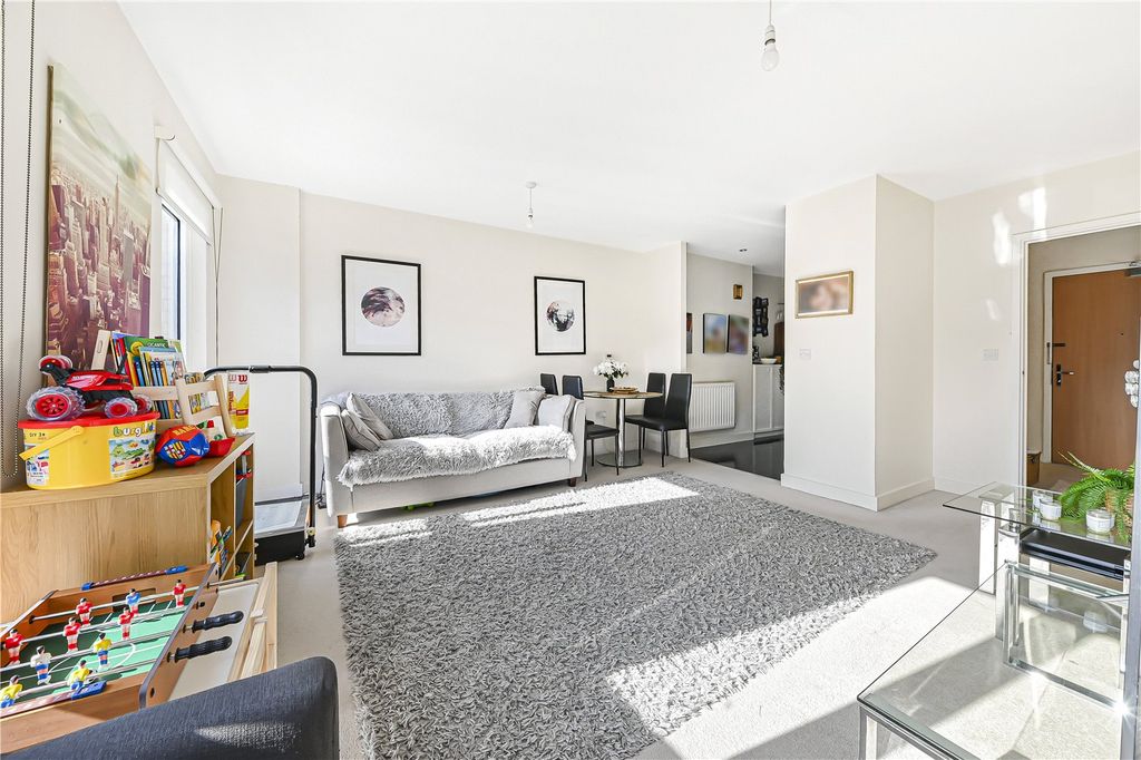 Property photo 2 of 13 Picture No. 17