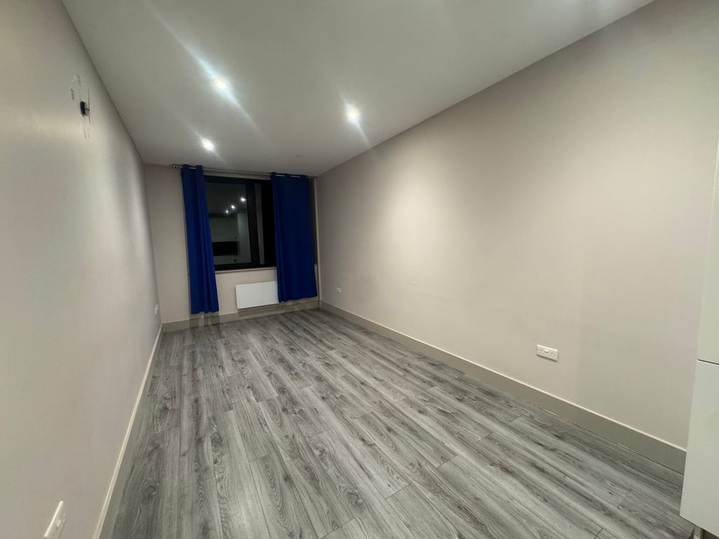 Property photo 3 of 5 Living Room