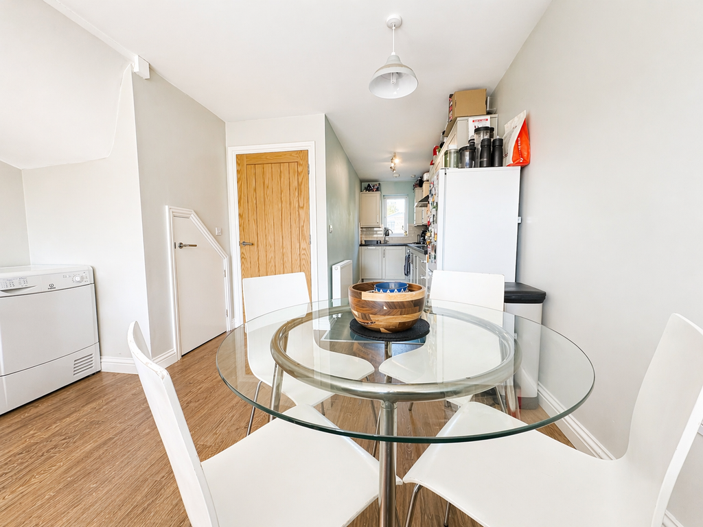 Property photo 3 of 15 E2B7518D-7E18-4B76-9804-4EE0Dd2Af8C9