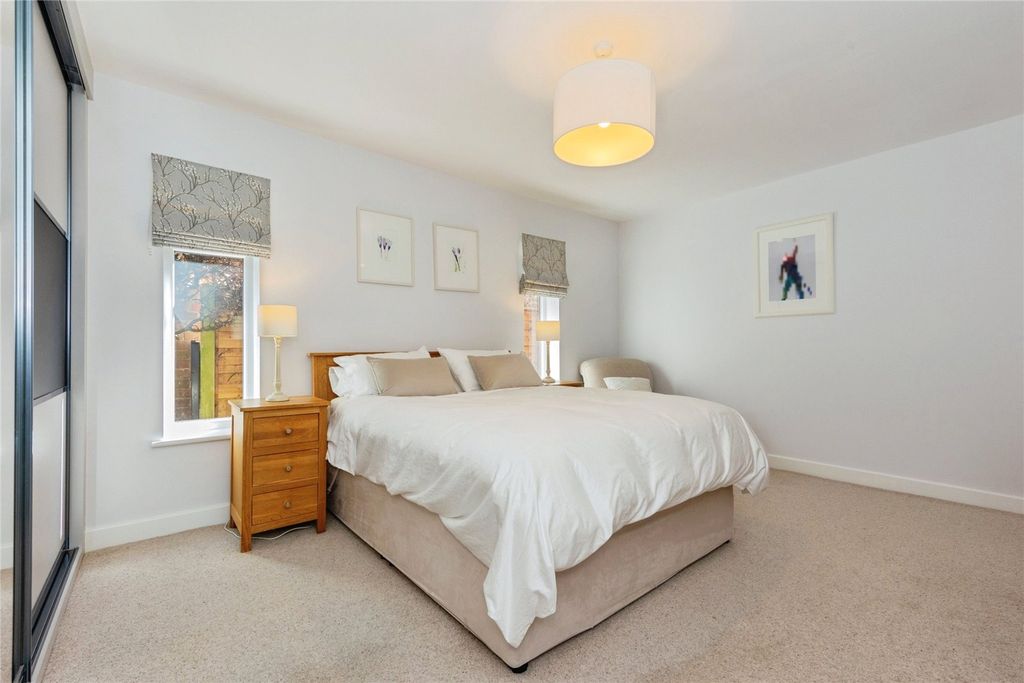 Property photo 3 of 30 Picture No. 28