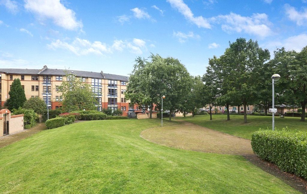 Property photo 1 of 23 Picture No. 01