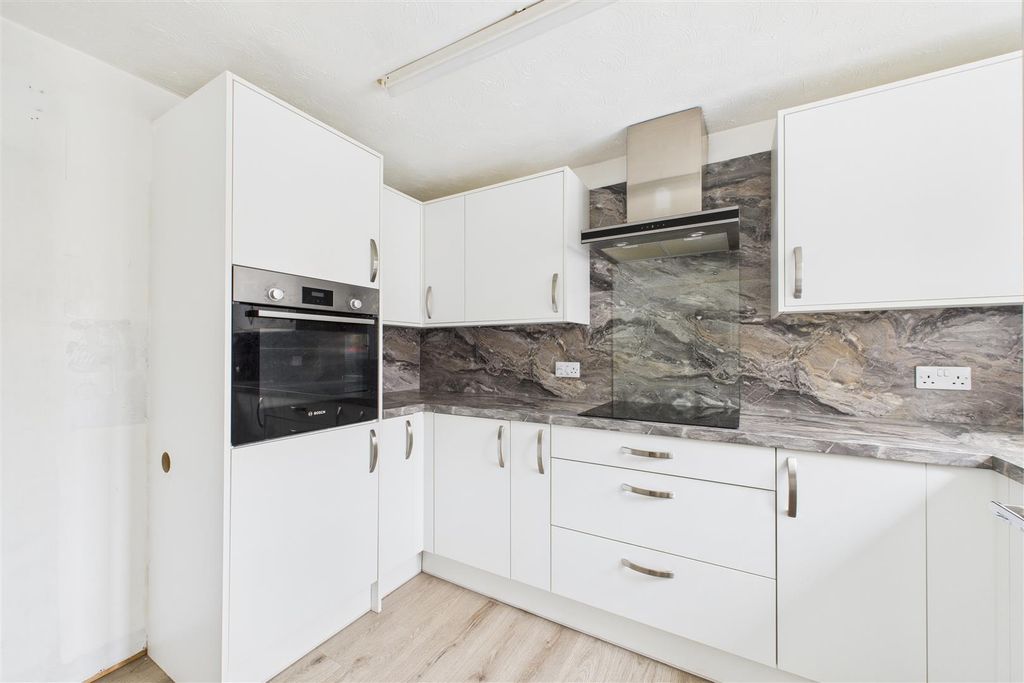 Property photo 2 of 13 Kitchen