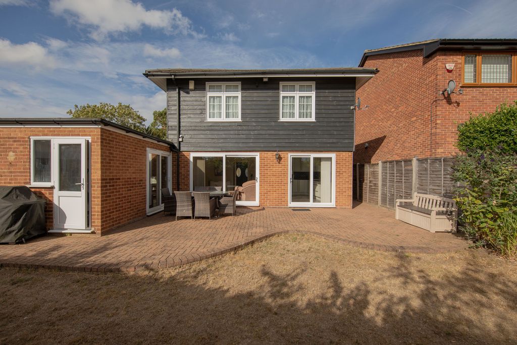 Property photo 2 of 20