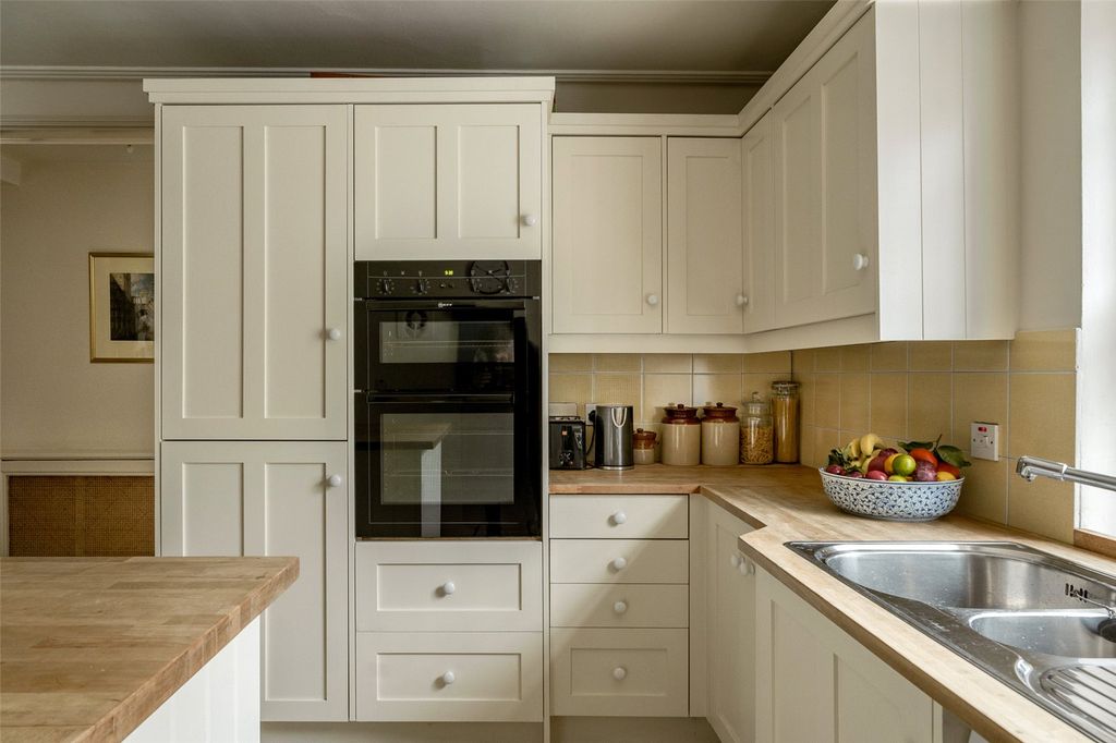 Property photo 3 of 15 Kitchen