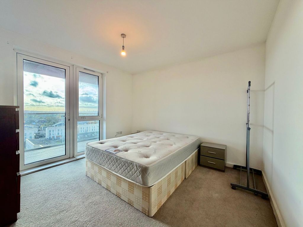 Property photo 2 of 12 Double Bedroom