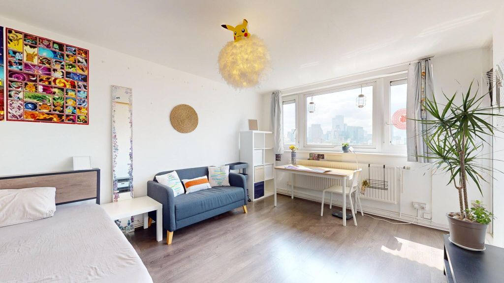 Property photo 1 of 18