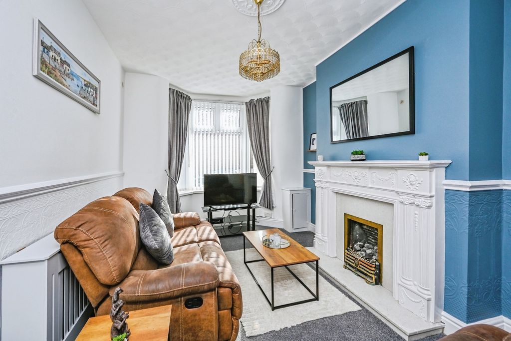 Property photo 2 of 17 Photo