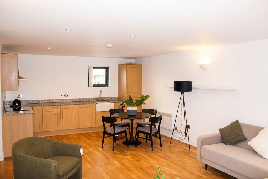 Property photo 2 of 3