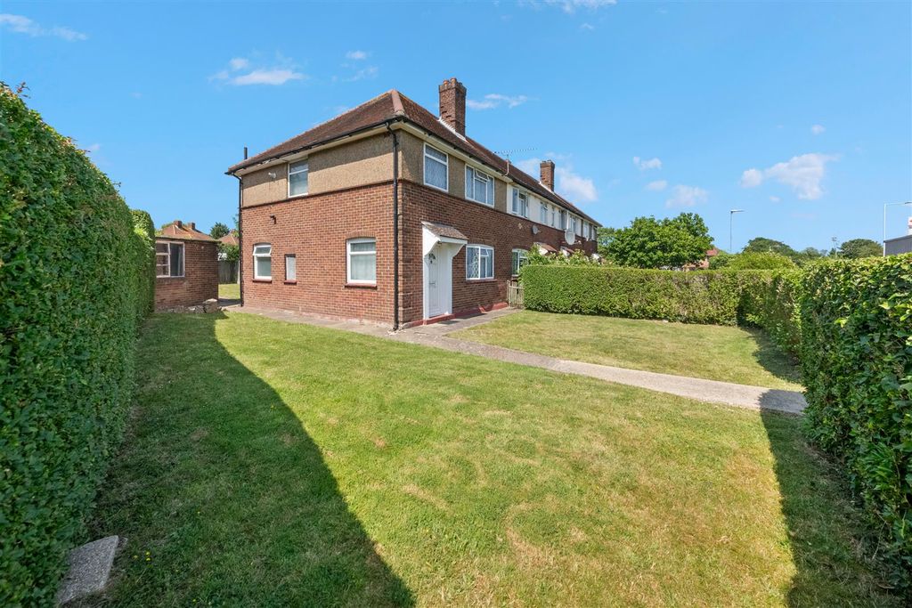 Property photo 2 of 18 14