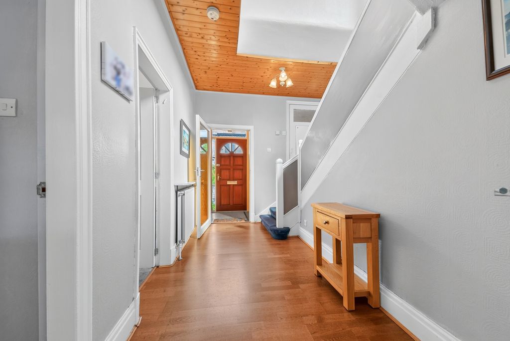 Property photo 2 of 28 Pbox-Img.Jpg