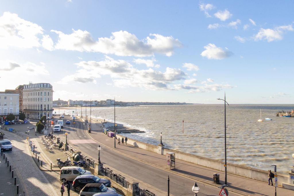 Property photo 2 of 7 Picture 2