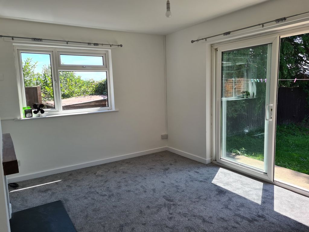 Property photo 3 of 8