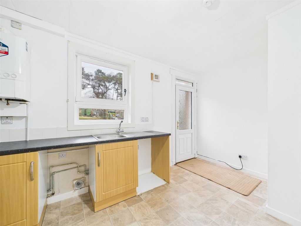 Property photo 2 of 16 Cam01486G0-Pr0964-Still001.Jpg