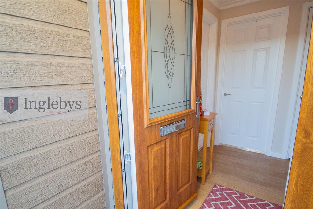 Property photo 2 of 26