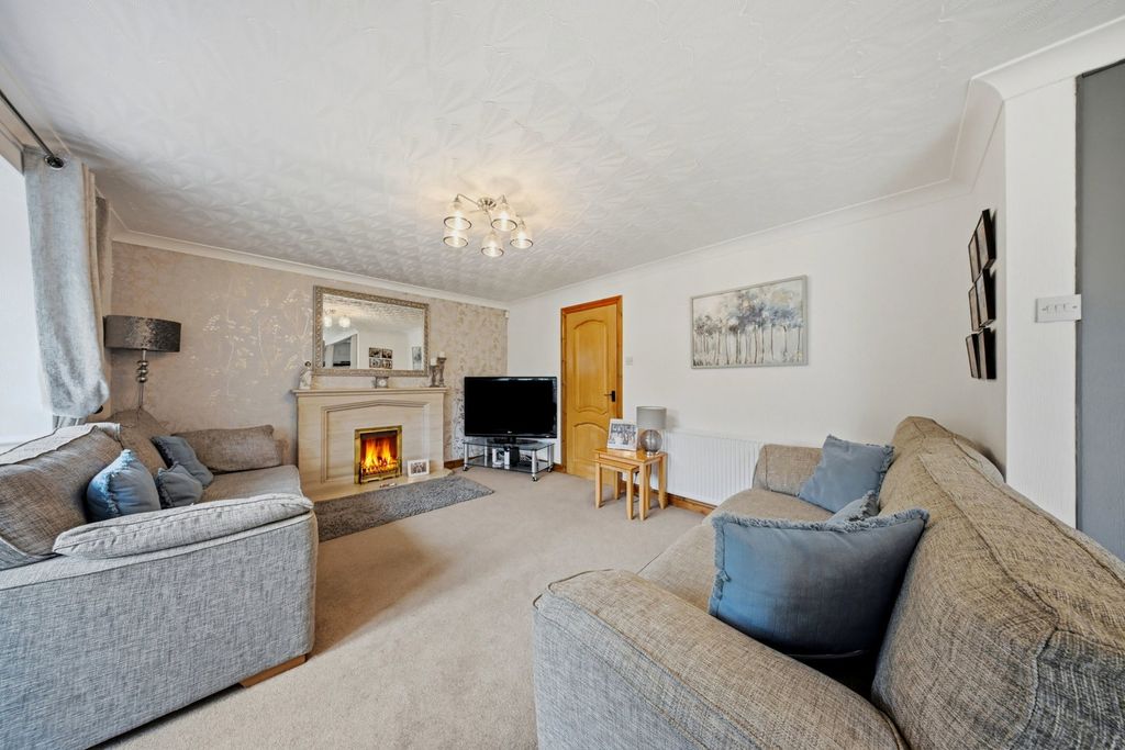 Property photo 3 of 43
