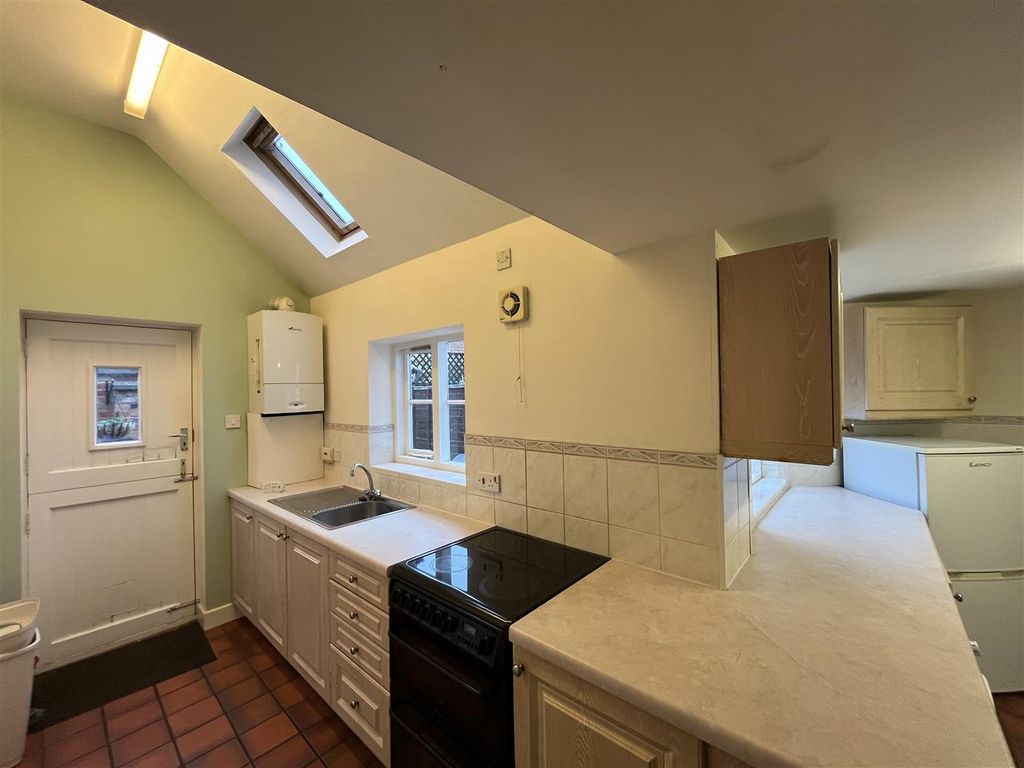 Property photo 2 of 11 Kitchen.Jpg