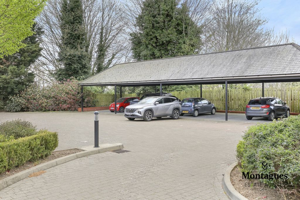 Additional image 20 of 2 bed flat for saleCentre Drive, Epping CM16