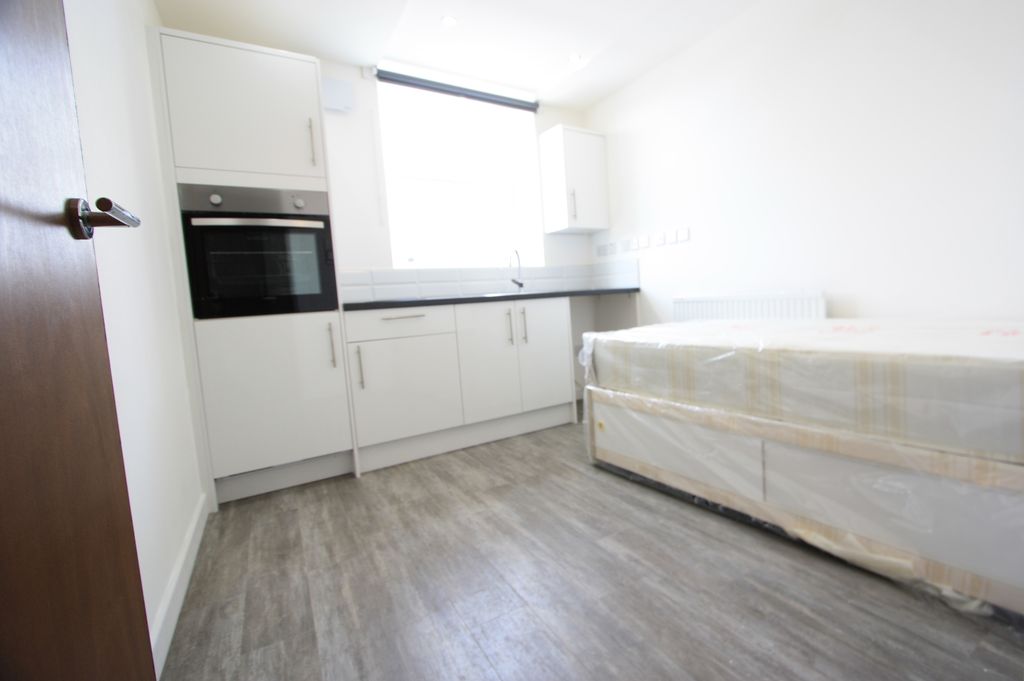 Property photo 1 of 2