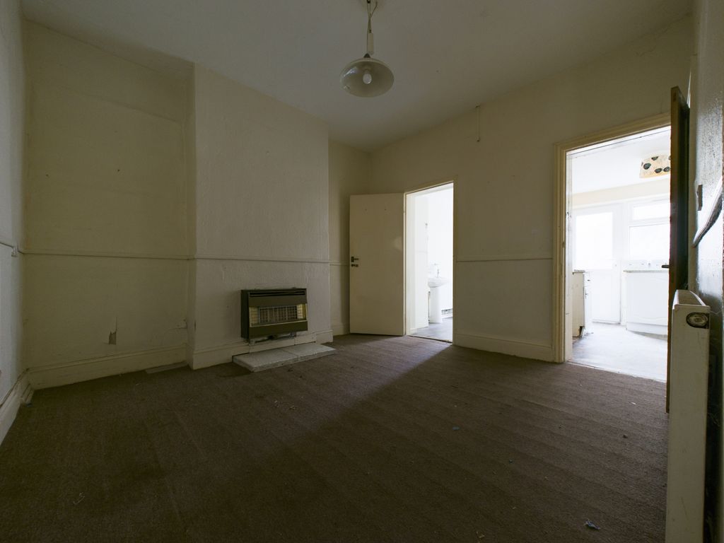 Property photo 3 of 8 Gallery