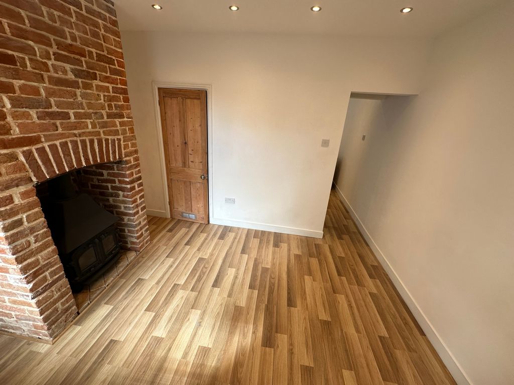Property photo 3 of 9 Dining Room