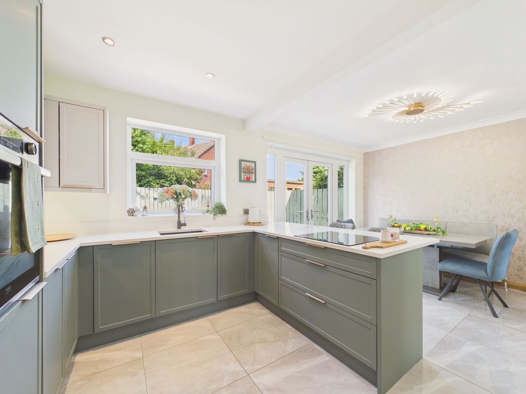Property photo 3 of 14 Dining Kitchen