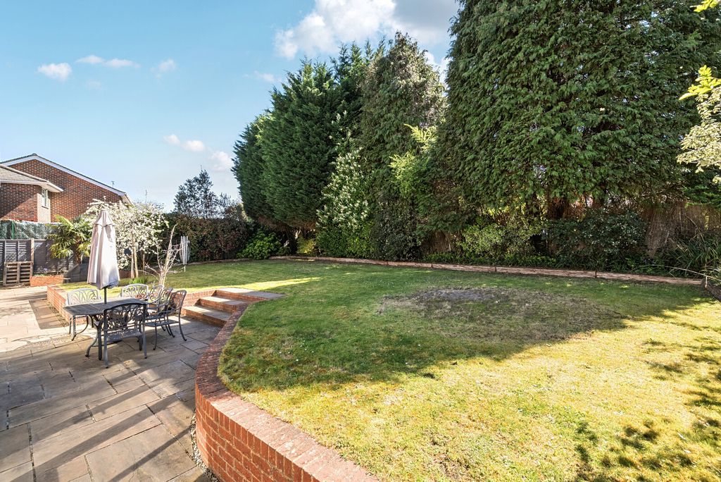 Property photo 3 of 13 Garden