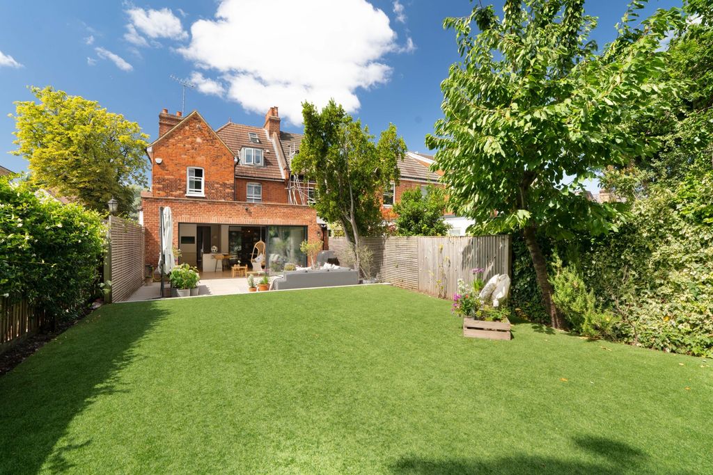 Property photo 2 of 23 Picture No. 22