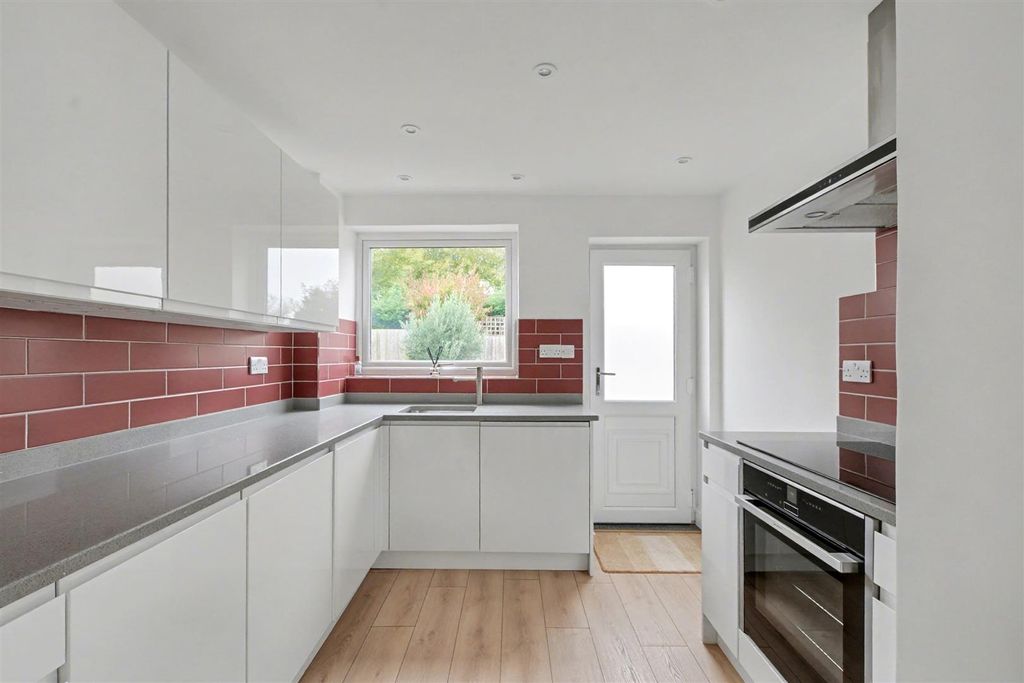 Property photo 2 of 27 Kitchen