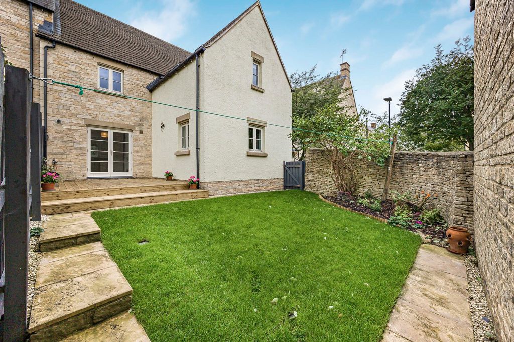 Property photo 2 of 26 Picture No. 23