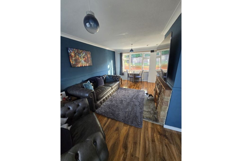 Property photo 2 of 18 Living Room