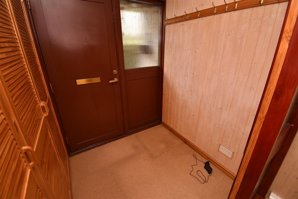 Property photo 2 of 23 Entrance Vestibule.Jpg